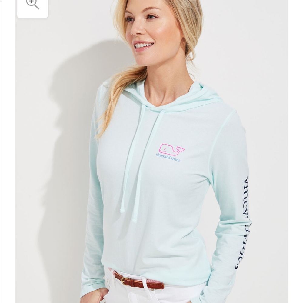 vineyard vines hoodie tee